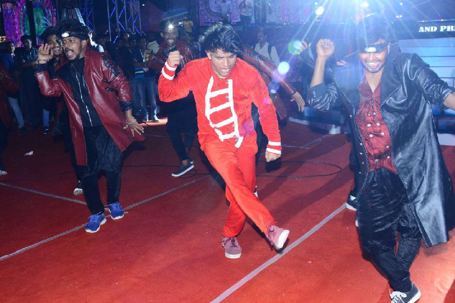 Maharshi-Movie-Pre-Release-Event